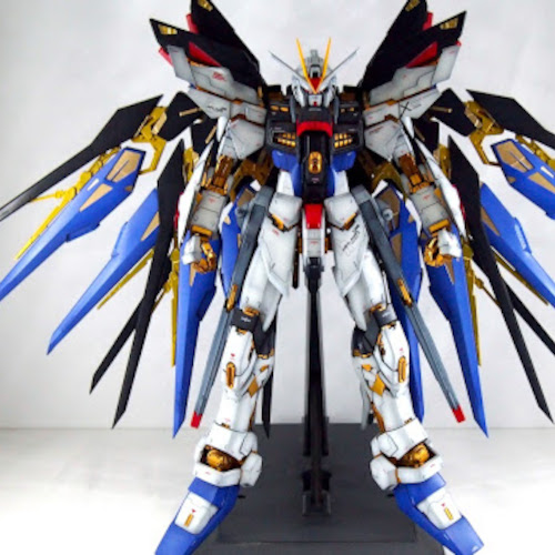 Gundam mech suit model