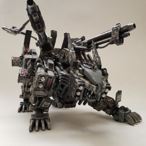 This Zoid model looks like it's ready to attack!